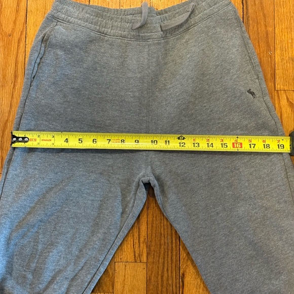 Abercrombie Kids Gray Sweatpants 15/16 - Picture 3 of 9